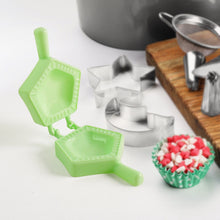 1 Pc Assorted Shape Plastic Snack Mould (Mix Design / 1 Pc) the24kgal