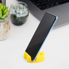 Multi-Functional Apple-Shaped Plastic Mobile Stand with Pen Holder (1 Pc / Mix Color) the24kgal