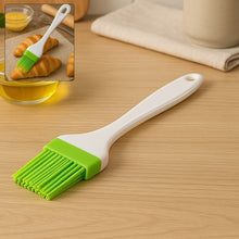 Silicone Kitchen Oil Spatula Brush with Handle Pastry / Cake Brush (17 cm / 1 Pc) the24kgal
