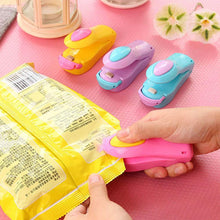 Hand Held Sealer (Mini Sealing Machine / Mix Color / 1 Pc) the24kgal