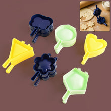 1 Pc Assorted Shape Plastic Snack Mould (Mix Design / 1 Pc) the24kgal