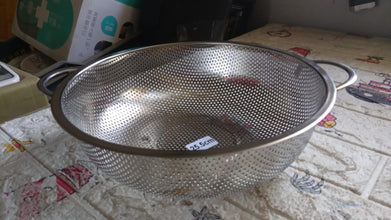 Stainless Steel Colander with Handle, Large Strainer Basket for Kitchen (25.5 cm) the24kgal