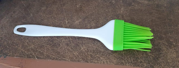 Silicone Kitchen Oil Spatula Brush with Handle Pastry / Cake Brush (17 cm / 1 Pc) the24kgal