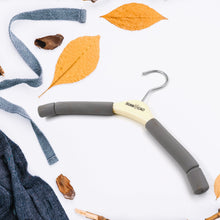 Solid Sponge Hanger Non-Slip Hanger (1 Pc / Mix Color / B Grade) the24kgal