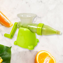 Manual Juicer Modern Plastic Fruit and Vegetable Juicer (1 Pc / Bowl Not Included) the24kgal