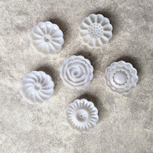 Mooncake Mold with 6 Stamps (1 Set) the24kgal