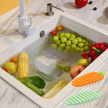 Plastic Fruit & Vegetable Brush (1 Pc) the24kgal