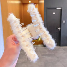 Large Plush Hair Claw Clips, Plastic Fluffy Hair Claw Hair (1 Pc / Mix Color) the24kgal