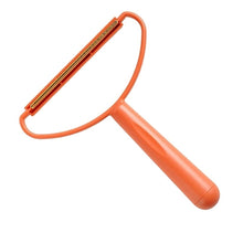 2-in-1 Portable Lint Remover – Long-Handle Brush & Sticky Roller for Clothes, Furniture & Carpets (1 Pc) the24kgal