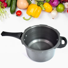 Aluminium Rays Black Beauty Pressure Cookers With Outer (5.5 Litres / 1-Year warranty,  ISI Number :- 2347, BIS Number :- CM/L -7600164310 the24kgal