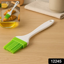 Silicone Kitchen Oil Spatula Brush with Handle Pastry / Cake Brush (17 cm / 1 Pc) the24kgal
