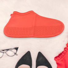 Non-Slip Silicone Rain Reusable Anti skid Waterproof Fordable Boot Shoe Cover (Medium Size / 1 Pair / Red) the24kgal