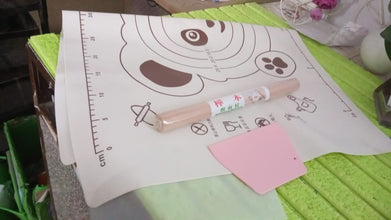 3 In 1 Silicone Baking Mat With Wooden Belan & Cake Scraper (3 Pcs Set / 50×70 CM) the24kgal