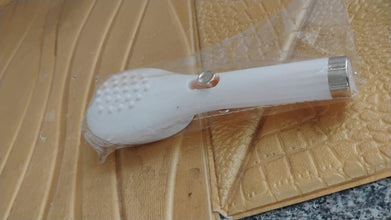 Self-Cleaning Anti-Static Massage Comb (1 Pc) the24kgal