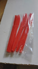 Durable Plastic Knives (8 Pc) the24kgal