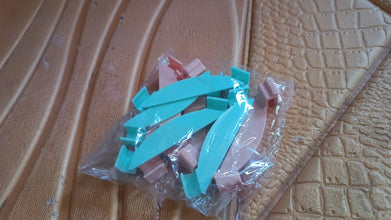 Plastic Stackable Wardrobe Organizer Clips, Core Wardrobe Box Support (8 Pcs Set) the24kgal