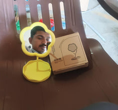 Flower-Shaped Makeup Mirror, Rotatable Makeup Mirror with Tray Table Vanity the24kgal