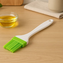 Silicone Kitchen Oil Spatula Brush with Handle Pastry / Cake Brush (17 cm / 1 Pc) the24kgal