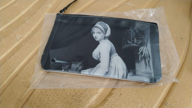 Stylish Multipurpose Makeup & Stationery Bag (19x12cm & 1pc) the24kgal