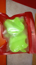 Apple-Shaped Plastic Mobile Phone Holder (3 Pc & mix color) the24kgal